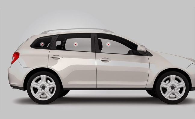 Vue-latérale-d'une-voiture Vue latérale d'une voiture avec des points sur les vitres